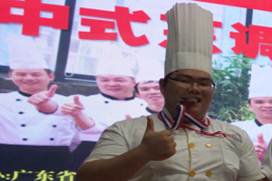 賴豐毅，名菜制作專業(yè)畢業(yè)