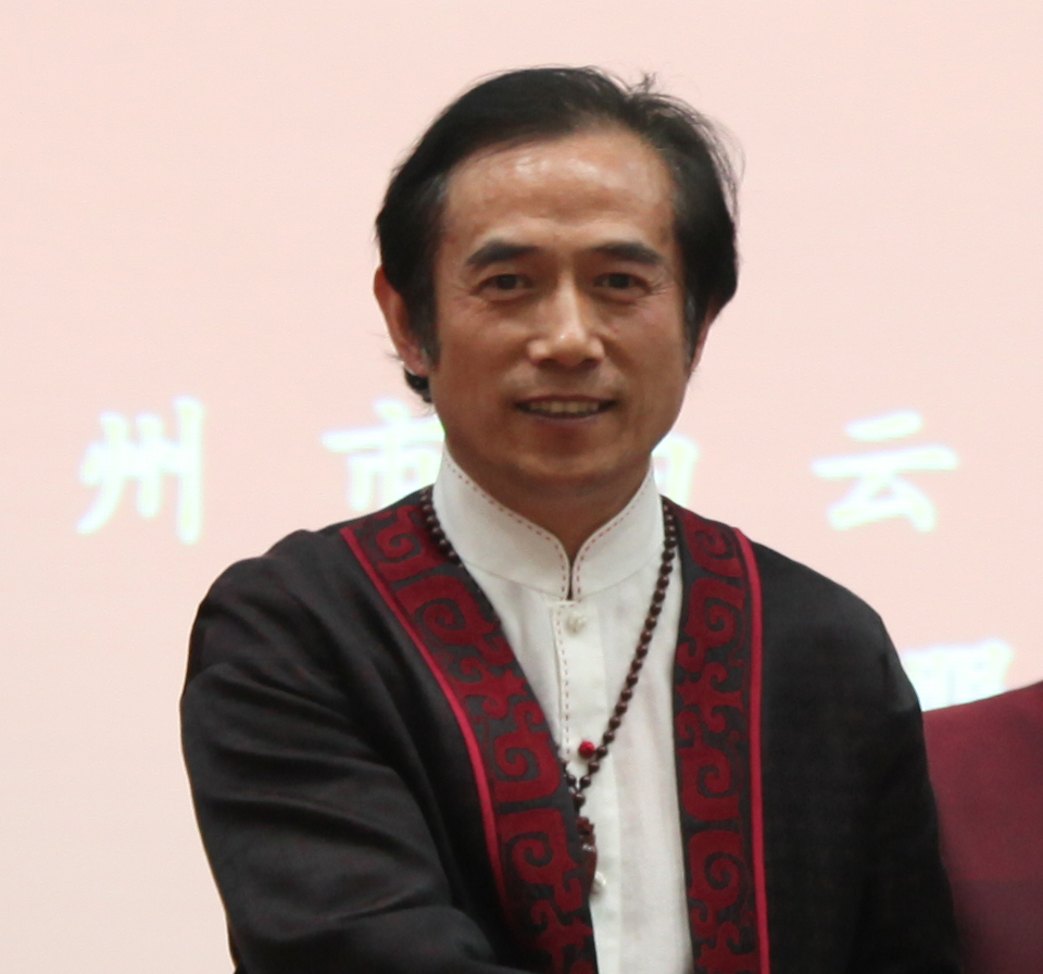 李建剛，服裝設(shè)計(jì)大師