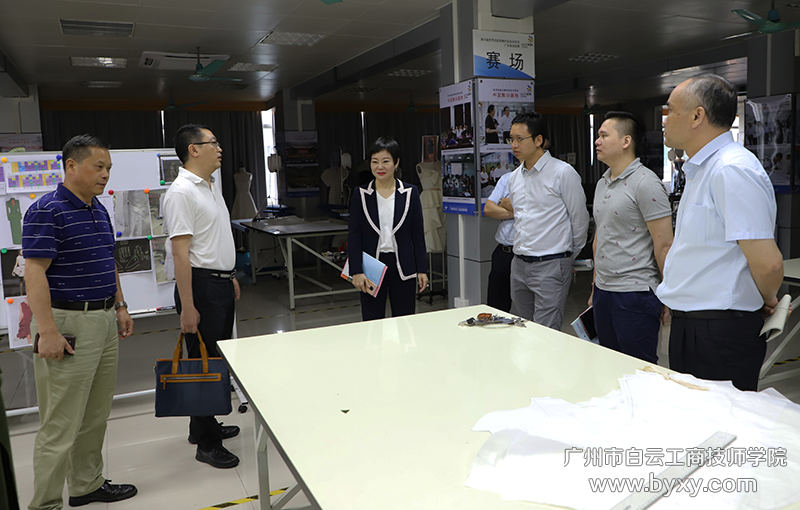 1、參觀我院世界技能大賽中國集訓(xùn)基地.png