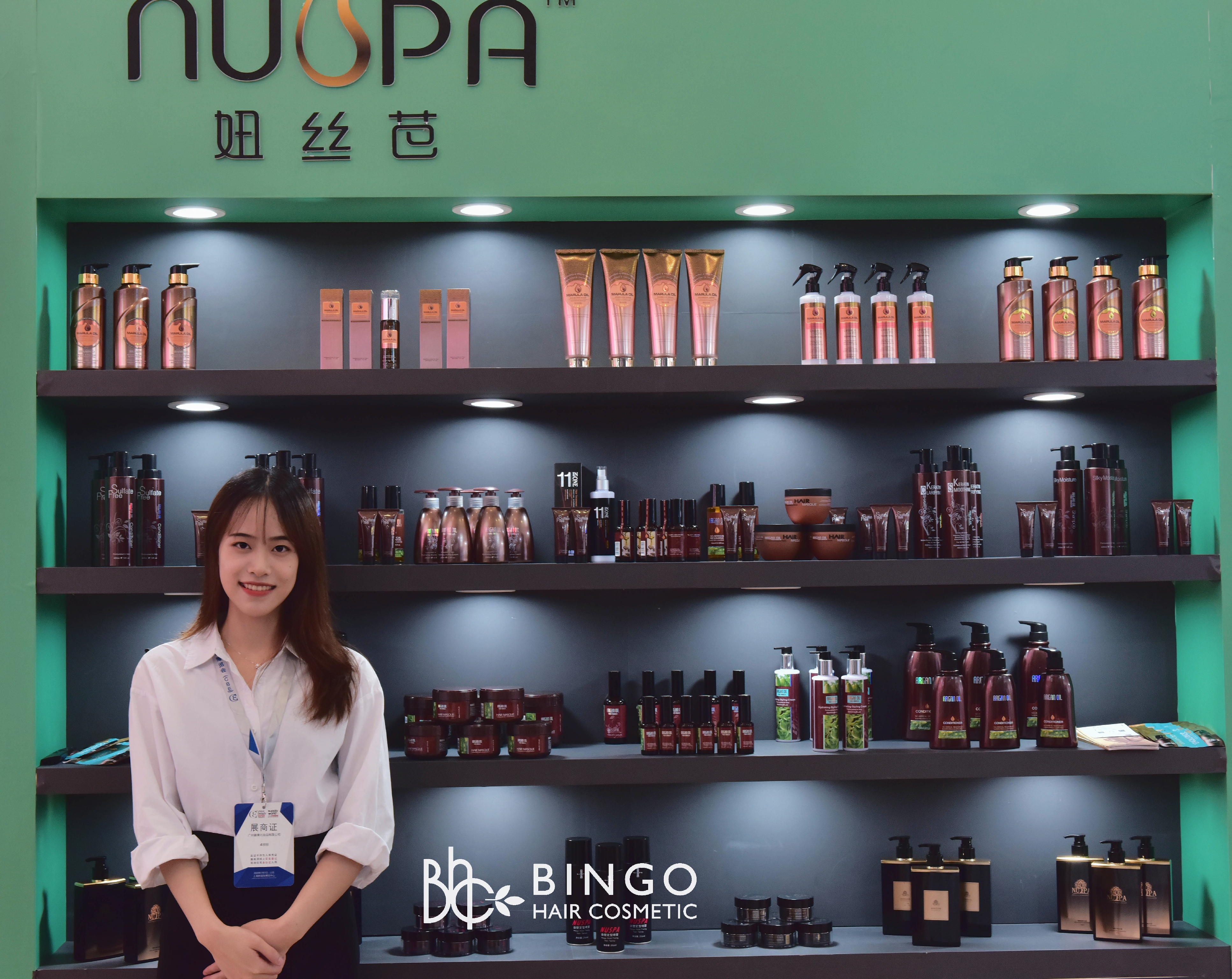 卓麗麗-國(guó)際貿(mào)易專業(yè)-廣州碧濤化妝品有限公司外貿(mào)業(yè)務(wù)經(jīng)理.jpg