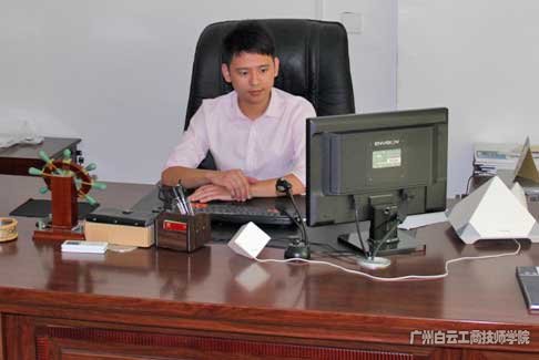 河源市紫金縣金城建筑公司總經(jīng)理 黃超文